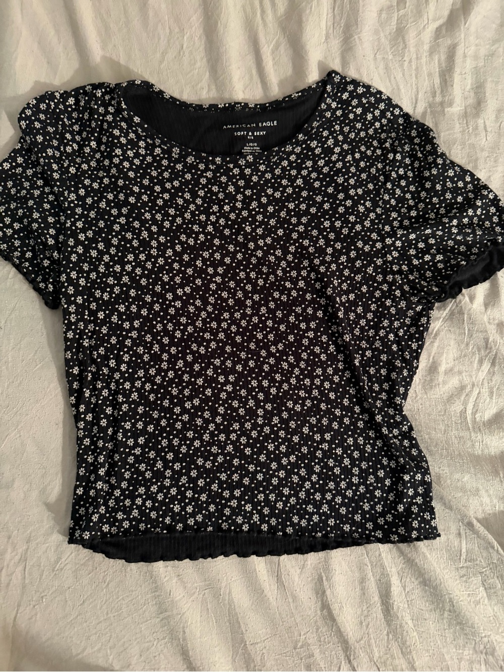 American Eagle Outfitters Black Tee with White Daisy Print